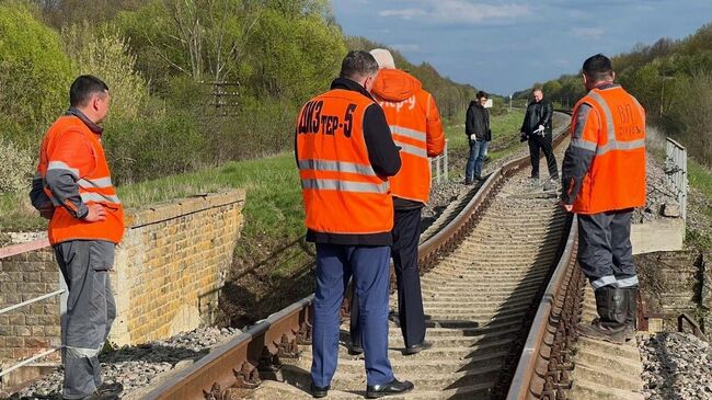 Частичное обрушение конструкций моста в Курской области