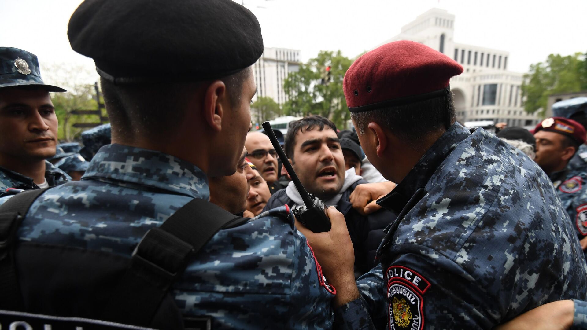 Задержание участников объединенного митинга оппозиции в Ереване - РИА Новости, 1920, 02.05.2022