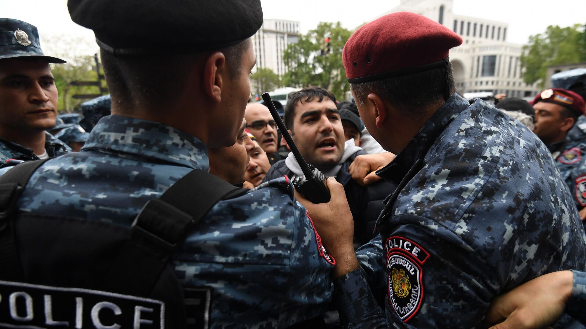 Задержание участников объединенного митинга оппозиции в Ереване - РИА Новости, 1920, 02.05.2022