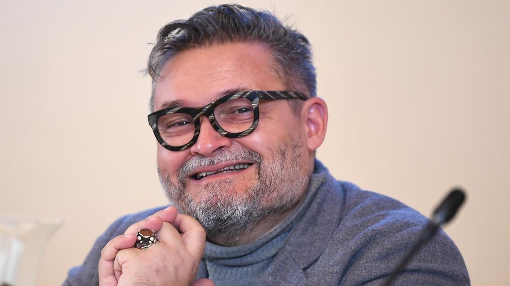 Уехавшему из России телеведущему грозит заочный арест, сообщили СМИ