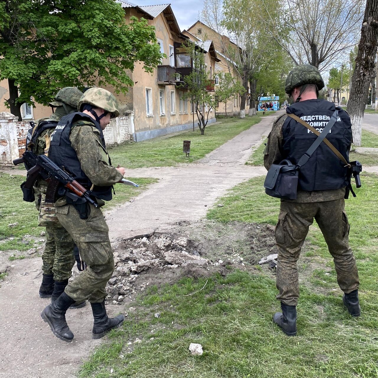 СК открыл в Брянке в ЛНР три пункта для опроса пострадавших от обстрелов -  РИА Новости, 19.05.2022