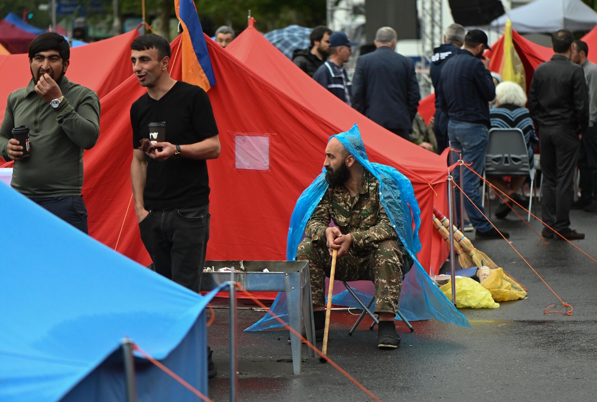 Участники акции протеста оппозиции в палаточном лагере в центре Еревана - РИА Новости, 1920, 24.05.2022