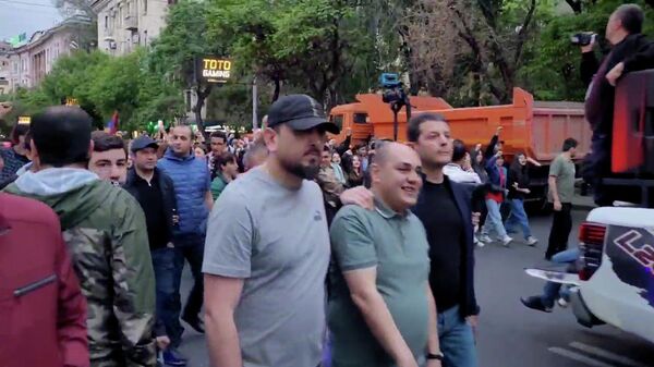 Шествие оппозиции в центре Еревана