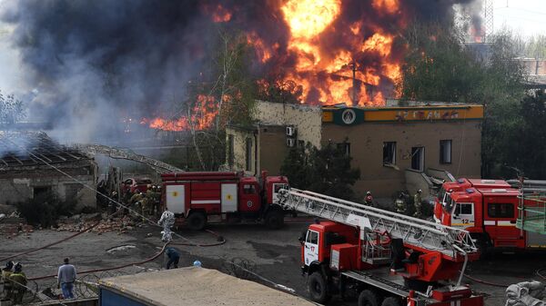 Пожар на нефтебазе в Макеевке