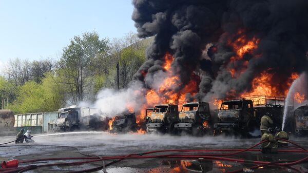 Пожар на нефтебазе в Макеевке