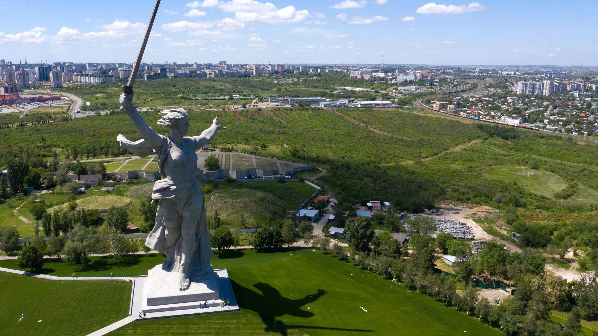 Монумент Родина-мать зовет! на Мамаевом кургане в Волгограде  - РИА Новости, 1920, 02.08.2022