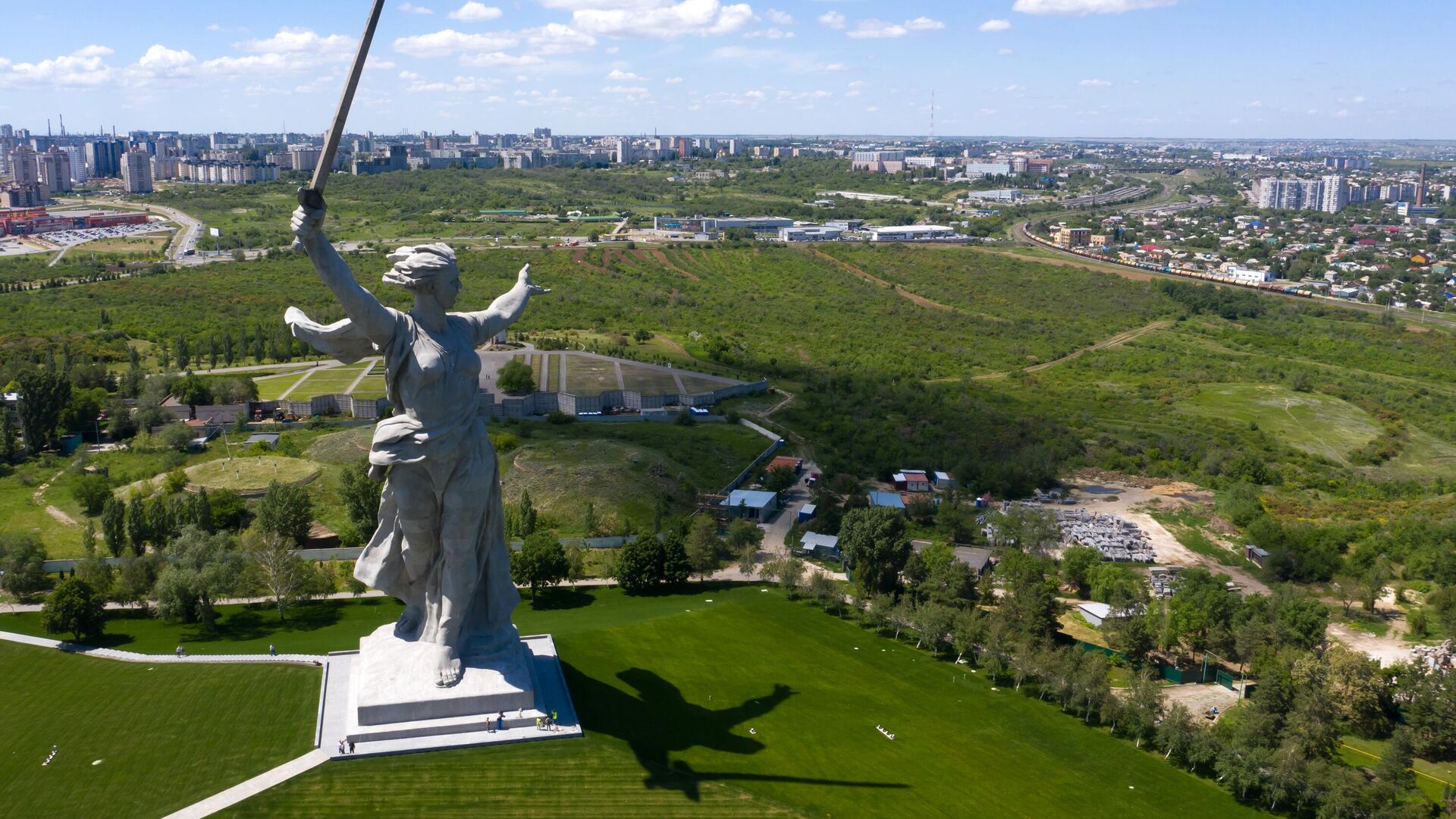 Монумент Родина-мать зовет! на Мамаевом кургане в Волгограде  - РИА Новости, 1920, 02.08.2022