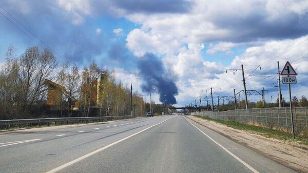 Дым от пожара на Автозаводском шоссе в Дзержинске