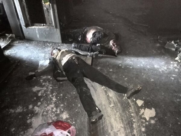 Тела погибших 2-го мая в результате пожара в Доме профсоюзов на Куликовом поле в Одессе. 
