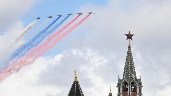 Штурмовики Су-25 на репетиции воздушной части парада в честь 77-й годовщины Победы в Великой Отечественной войне
