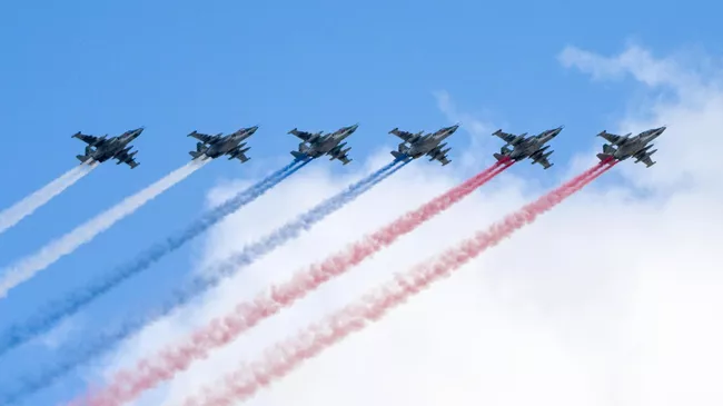 Штурмовики Су-25 на репетиции воздушной части парада в честь 77-й годовщины Победы в Великой Отечественной войне