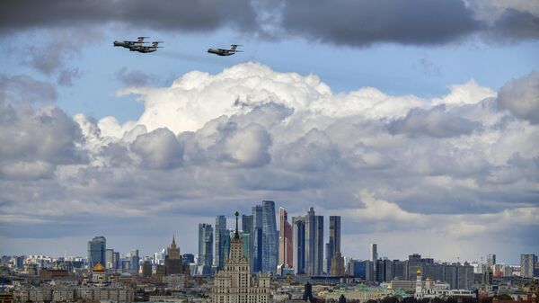 Тяжелые транспортные самолеты Ил-76МД на репетиции воздушной части парада в честь 77-й годовщины Победы в Великой Отечественной войне
