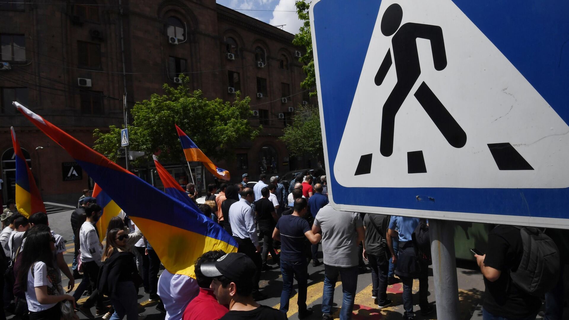 Митинги в России. Противники. Протесты Ереван 2022. Оппозиция Армении. Захват парламента