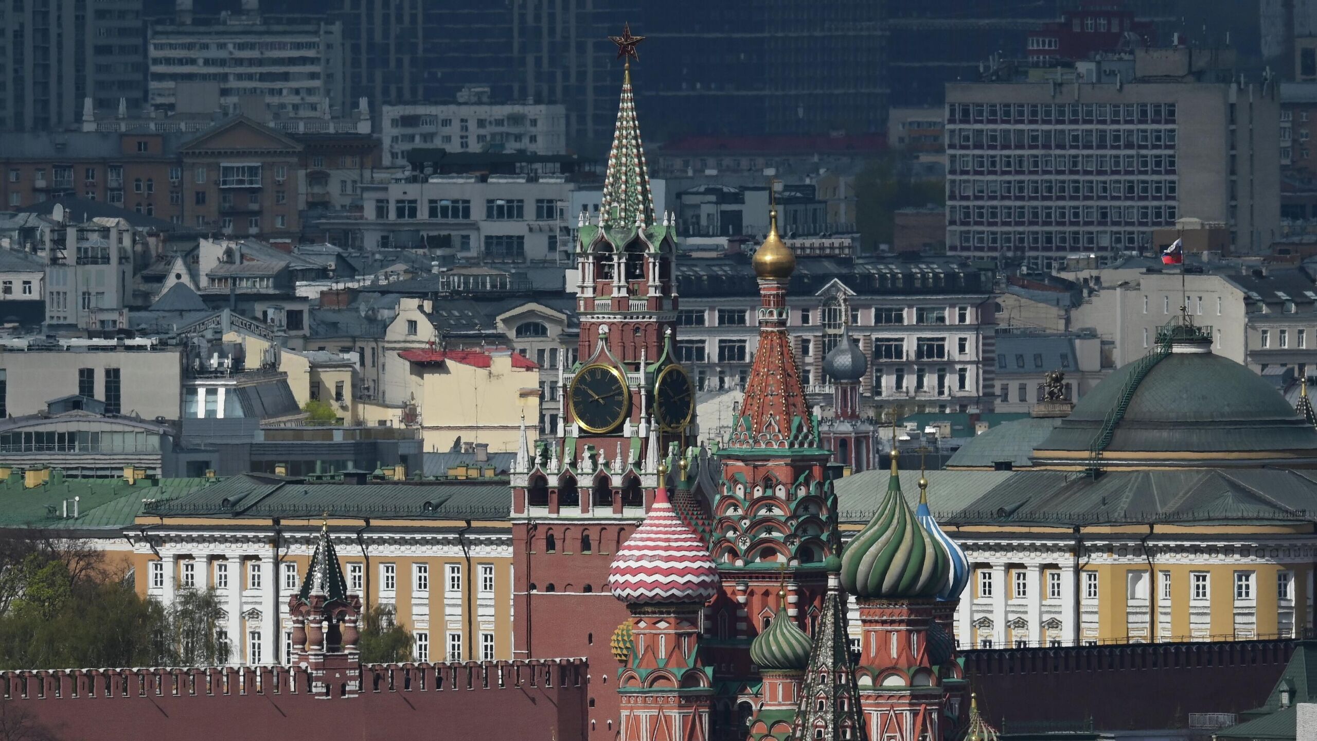 Кремлевский телеграм. Собор Василия Блаженного вид сверху. Город Москва. Московский Кремль. Кремль Москва июль.