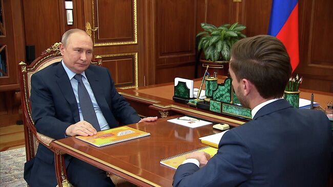 Одной Википедией невозможно пользоваться – Путин отметил востребованность объективной информации