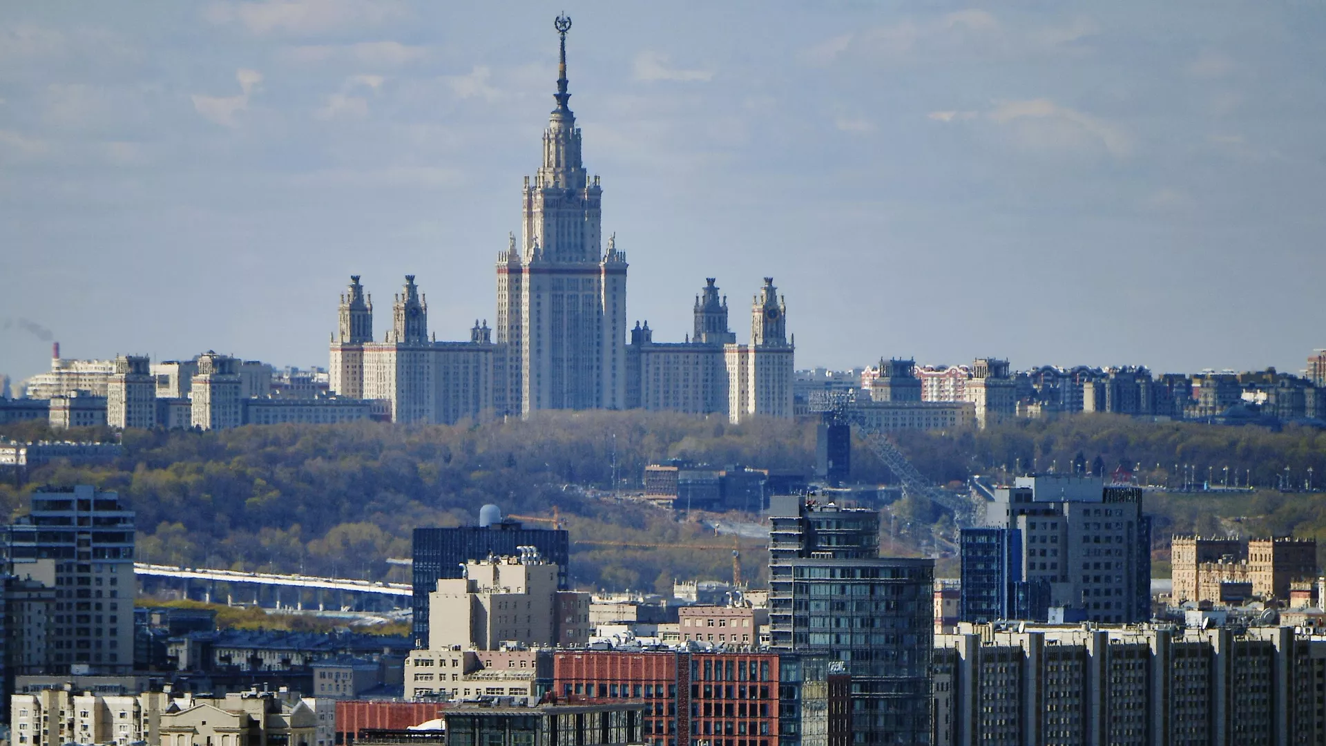 Здание Московского государственного университета имени М. В. Ломоносова на Воробьевых горах - РИА Новости, 1920, 30.06.2024