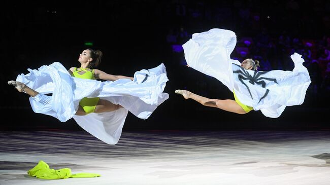 Дина и Арина Аверины Дина и Арина Аверины