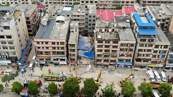 Обрушение шестиэтажного здания в городе Чанша в провинции Хунань