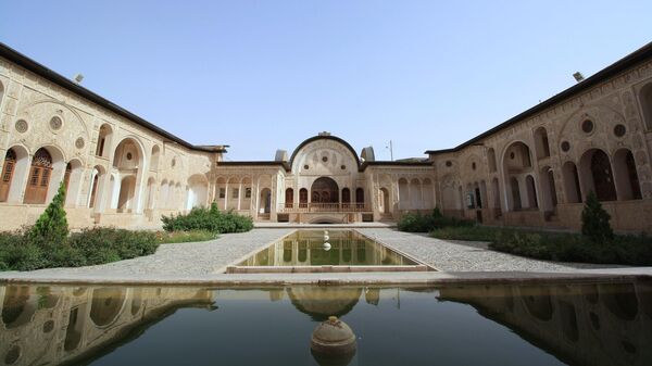 Дом Табатабаи в Иране