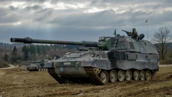 Германская самоходная артиллерийская установка PzH 2000. Архивное фото.