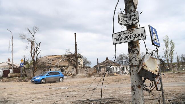 Разрушенные здания в Мариуполе