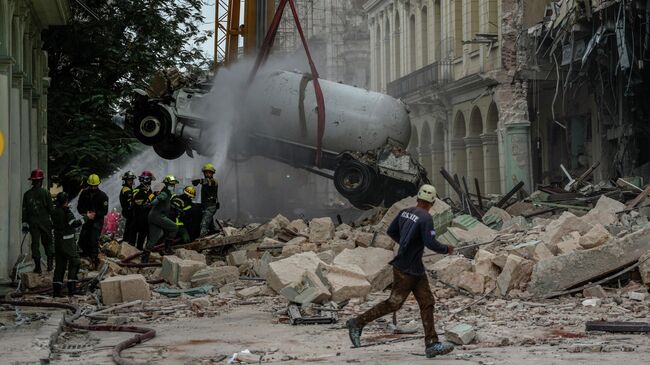 На месте взрыва в гаванском отеле Saratoga, Куба