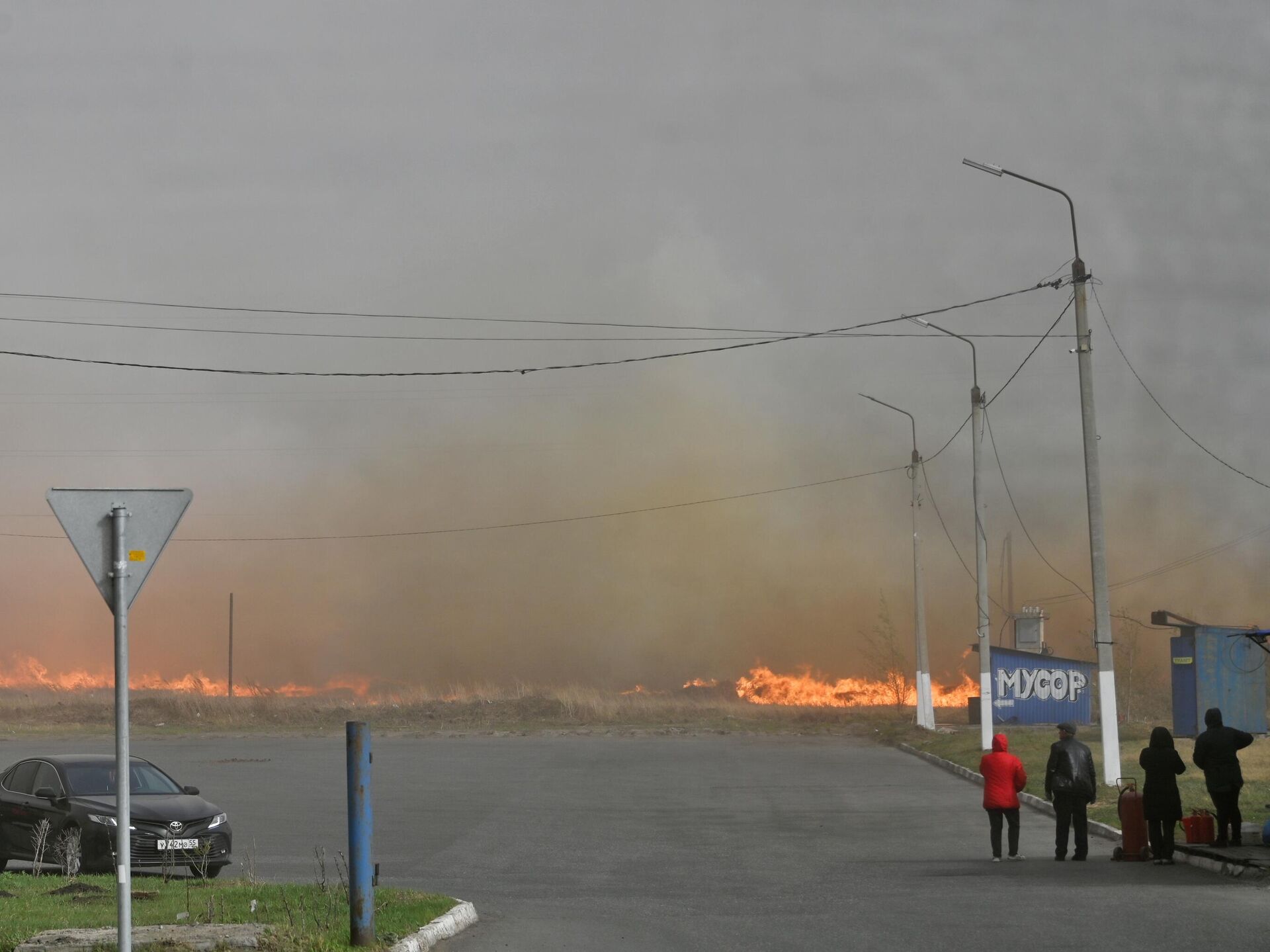 В Омской области сгорели более 200 жилых домов - РИА Новости, 07.05.2022