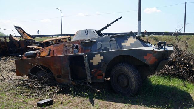 Сожженная украинская военная техника на въезде в Херсон