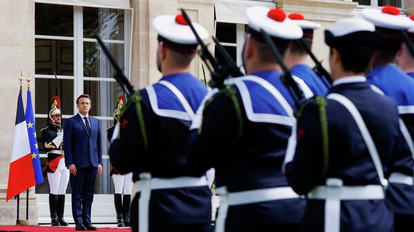 Президент Франции Эммануэль Макрон после церемонии инаугурации в Елисейском дворце