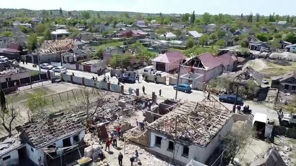 Кадры поврежденных домов под Херсоном после обстрела Точкой-У