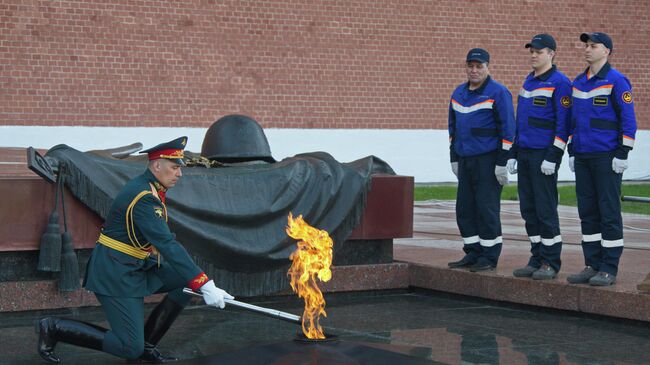 Профилактика горелки Вечного огня в Александровском саду