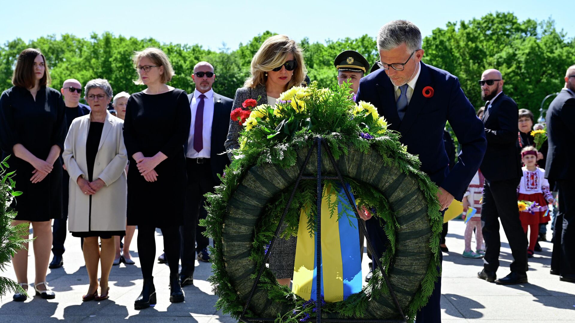 Посол Украины в Германии Андрей Мельник у мемориала павшим советским воинам в Тиргартене, Берлин - РИА Новости, 1920, 08.05.2022