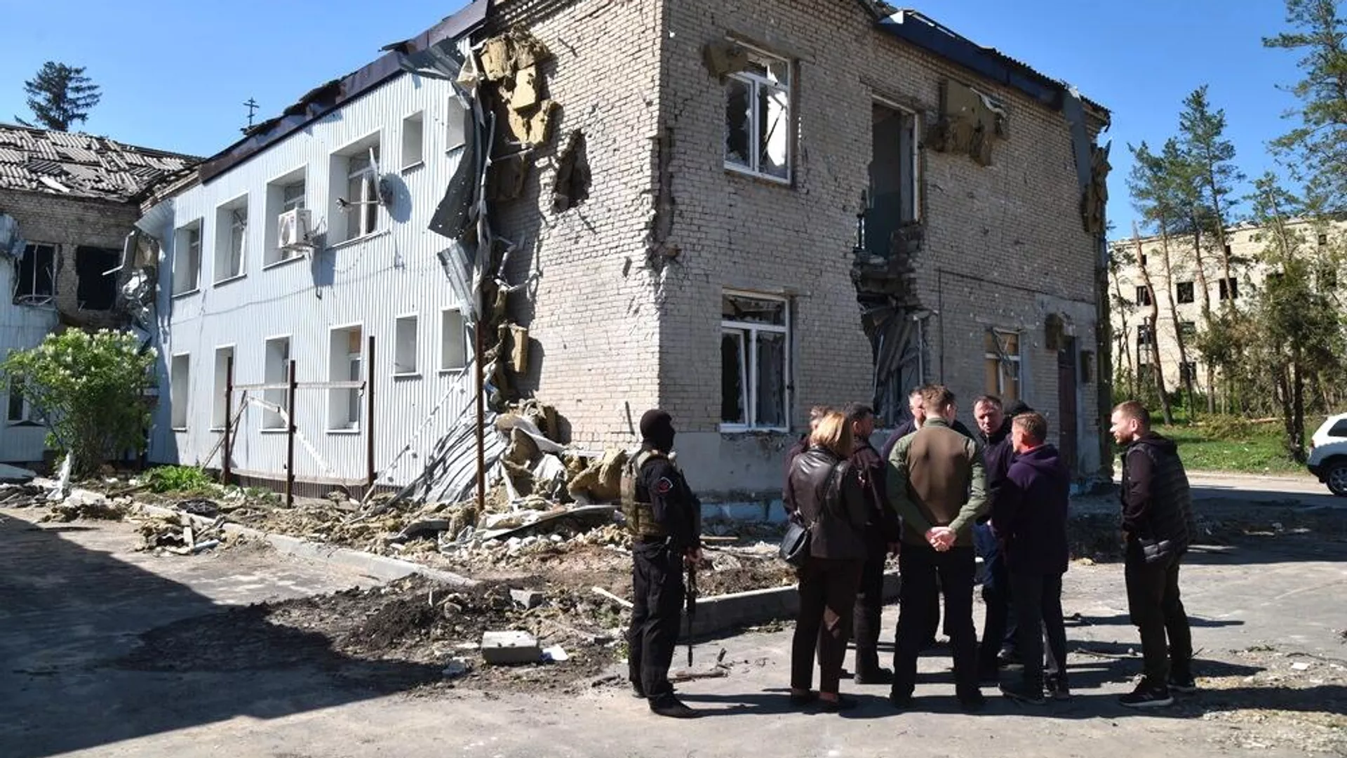 Глава Донецкой народной республики Денис Пушилин и заместитель председателя правительства РФ Марат Хуснуллин посетили город Волноваху - РИА Новости, 1920, 18.05.2022