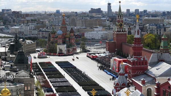 Парадный расчет военнослужащих на военном параде, посвященном 77-й годовщине Победы в Великой Отечественной войне, на Красной площади в Москве