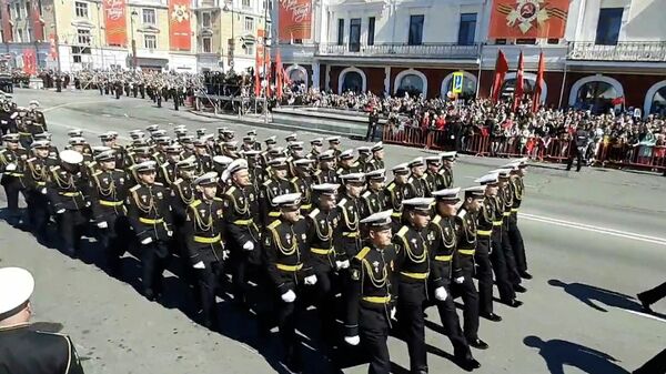 Кадры парада во Владивостоке