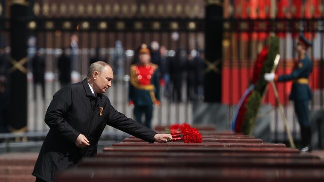 Путин примет участие в возложении венка к Могиле Неизвестного Солдата