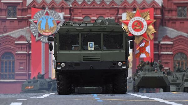 Оперативно-тактический ракетный комплекс Искандер-М на военном параде Победы в Москве