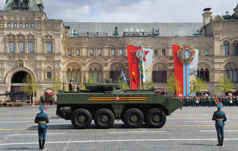 Боевая машина пехоты БМП К-17 Бумеранг на военном параде в честь 77-й годовщины Победы в Великой Отечественной войне