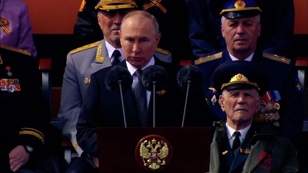 Путин: Россия не откажется от любви к Родине и традиционных ценностей
