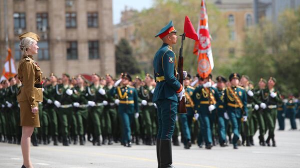 Военный парад в Волгограде завершился авиационной частью