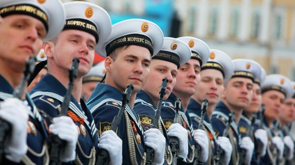 Военнослужащие парадных расчетов на военном параде