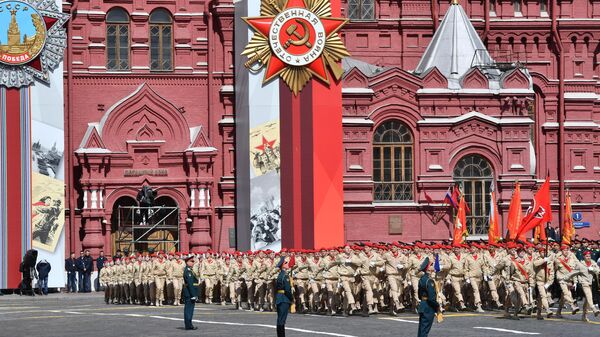 Парадный расчет общественного патриотического движения Юнармия на военном параде в честь 77-й годовщины Победы в Великой Отечественной войне