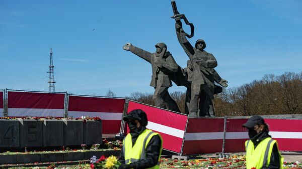 Памятник воинам Советской Армии - освободителям Советской Латвии и Риги от немецко-фашистских захватчиков 