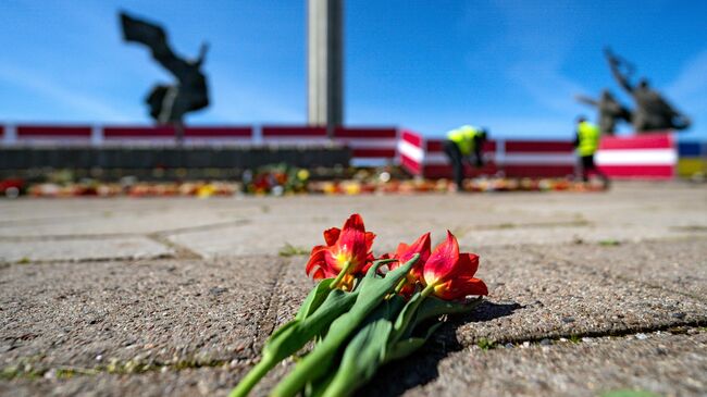 На территории мемориального комплекса Памятник воинам Советской Армии - освободителям Советской Латвии и Риги от немецко-фашистских захватчиков в Риге