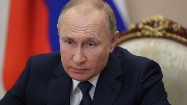 LIVE: Владимир Путин проводит совещание по ситуации с пожарами в России