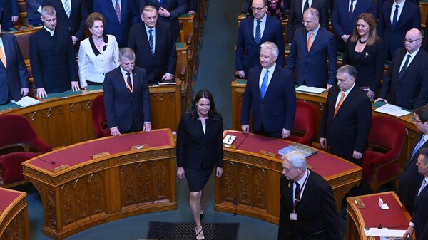 Новоизбранный президент Венгрии Каталин Новак перед принятием присяги в здании парламента в Будапеште