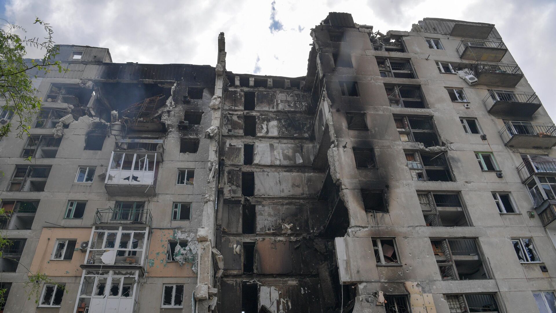 Разрушенный дом в ЛНР - РИА Новости, 1920, 15.05.2022