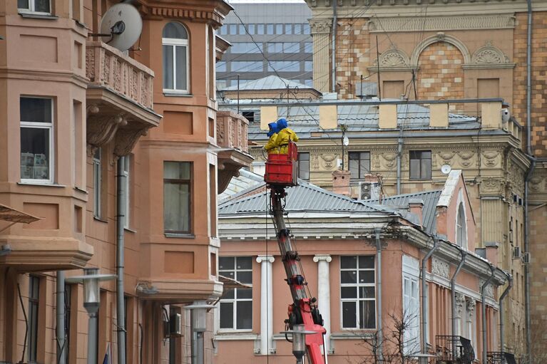 Промывка моющим средством дорог и тротуаров в Москве