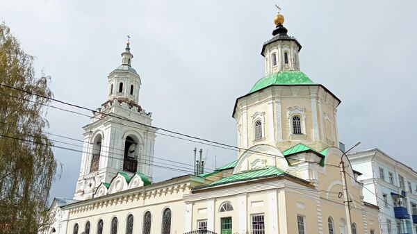 Преображенская церковь (1771 г.) Колокольня построена на 100 лет позже