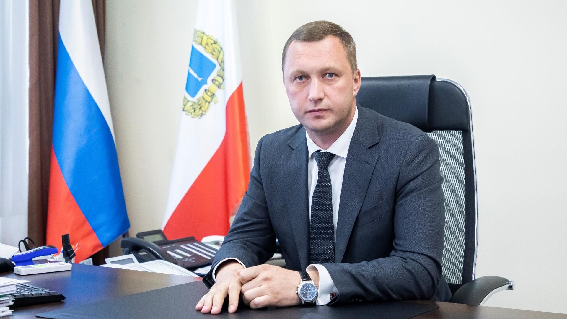 Полпред Комаров представил врио главы Саратовской области Бусаргина правительству региона